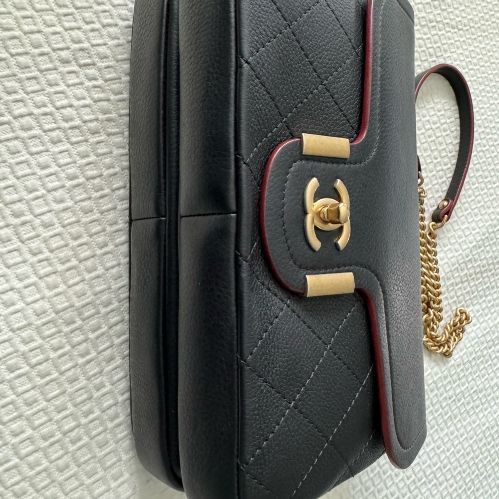 Chanel Purse - Archie - Picture 2 of 9
